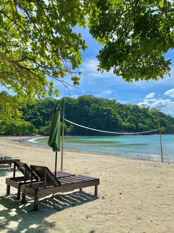Playa La Caleta Bataan Hotel Morong  Exterior photo